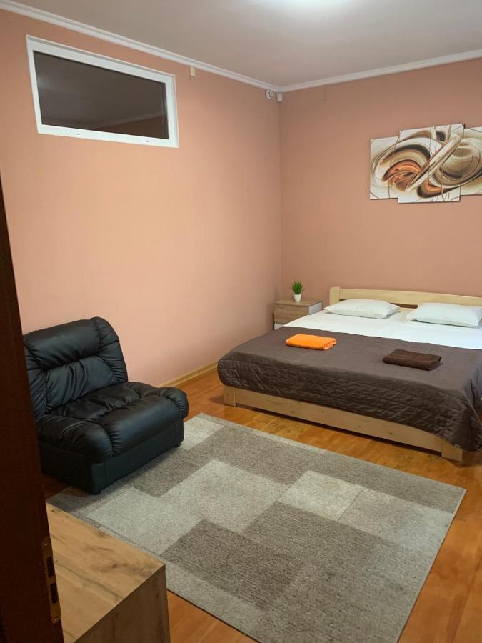 Хостел Friends House Odessa Exterior foto